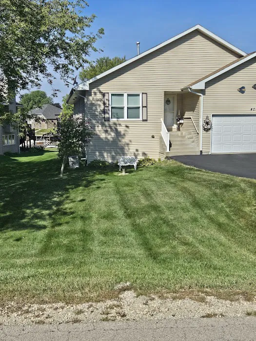 Lee's Lawn service and Landscaping Picture 5