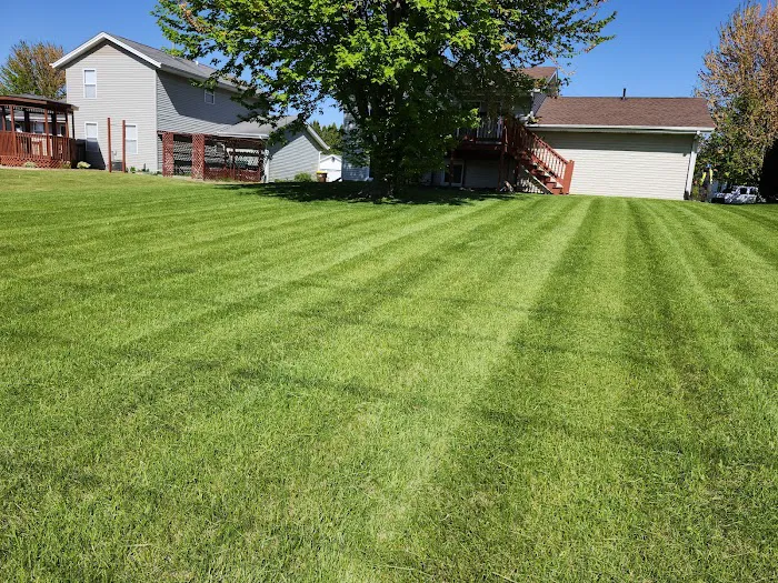 U.R.B. Brothers Landscaping Picture 3