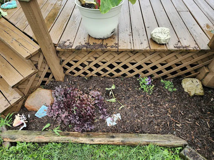 R Larson & Sons Landscaping Picture 1