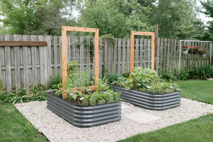 Katie Oglesby Edible Garden Designer: Kitchen Garden Design House Picture 9
