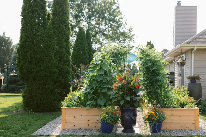 Katie Oglesby Edible Garden Designer: Kitchen Garden Design House Picture 3