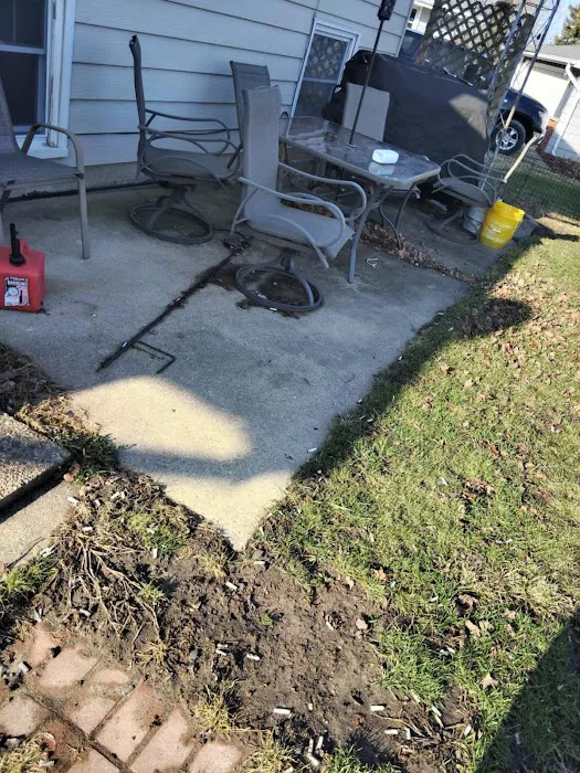 HUTCH SNOW & LANDSCAPE SERVICE Picture 2