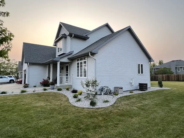 U&I Landscaping Maintenance Picture 7