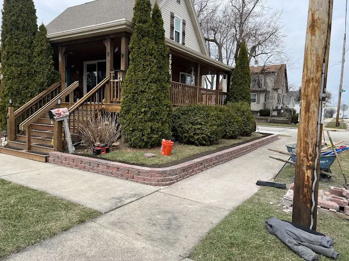 U&I Landscaping Maintenance Picture 1