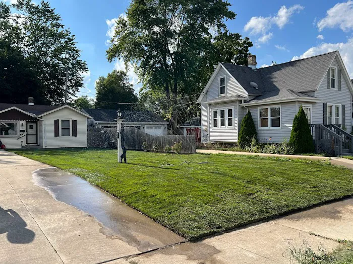 U&I Landscaping Maintenance Picture 4
