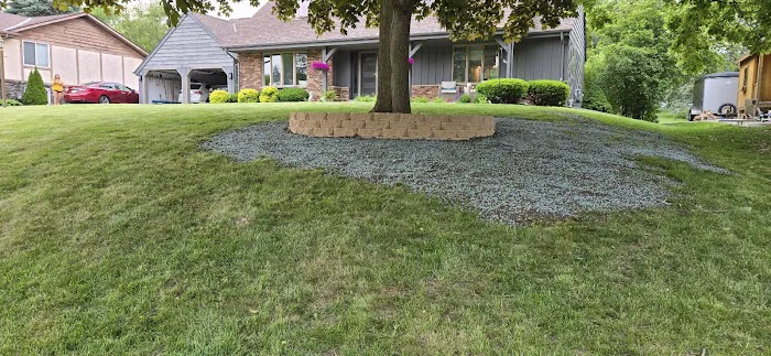 H&L Lawncare and Landscaping LLC Picture 1