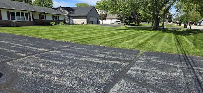 H&L Lawncare and Landscaping LLC Picture 3