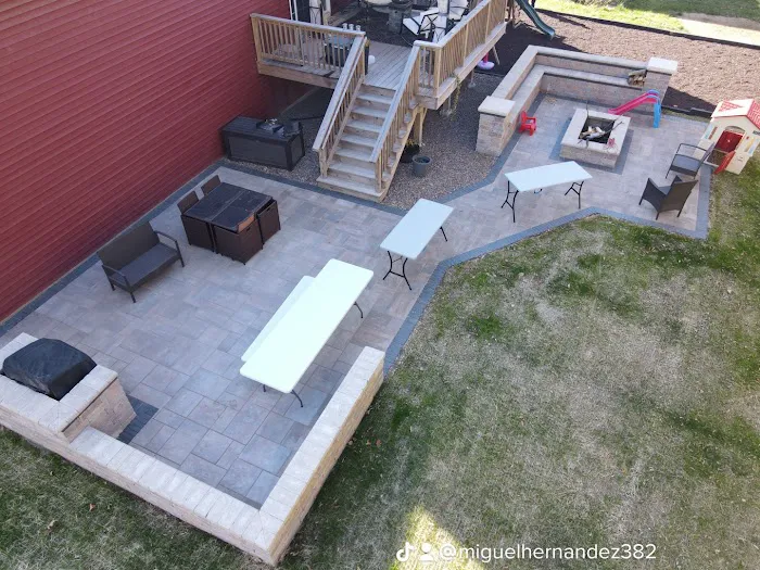 MH Landscaping LLC Picture 3