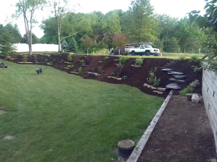 Landscaping & Design Grounds Robers. Picture 8