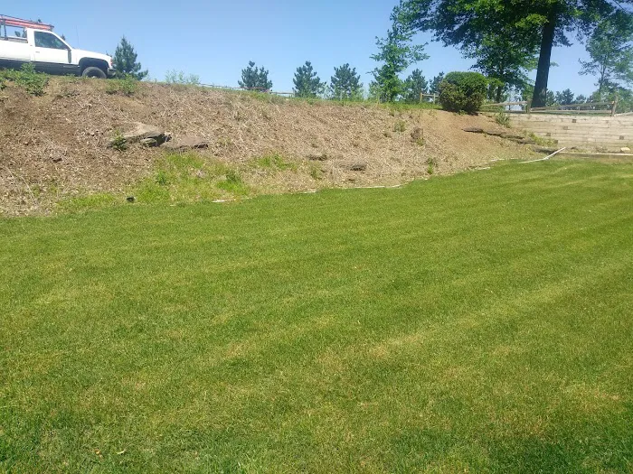 Landscaping & Design Grounds Robers. Picture 9