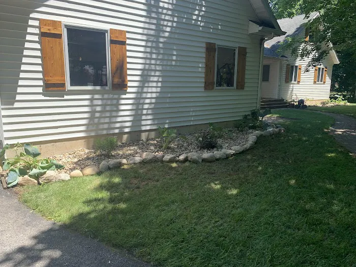 P&J Lawn and Tree Maintenance Picture 10