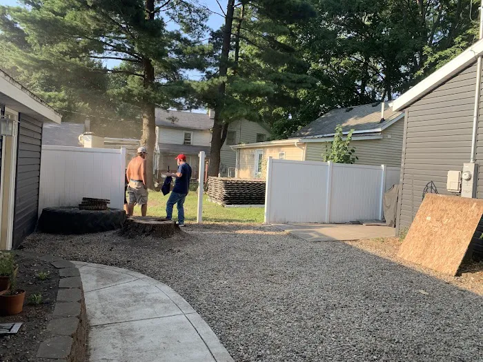 P&J Lawn and Tree Maintenance Picture 8