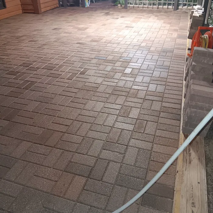 Ruiz Landscaping rockford Picture 4