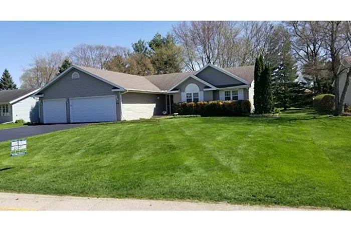 Sharp Cuts Lawn & Landscaping Picture 5