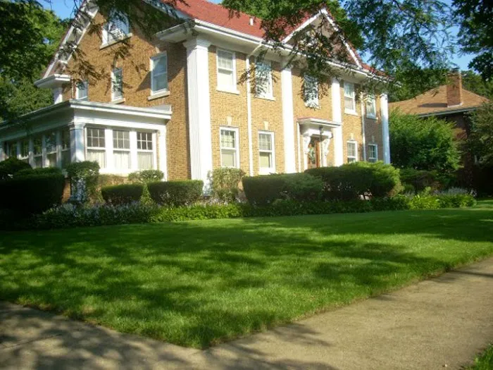 Sharp Cuts Lawn & Landscaping Picture 3