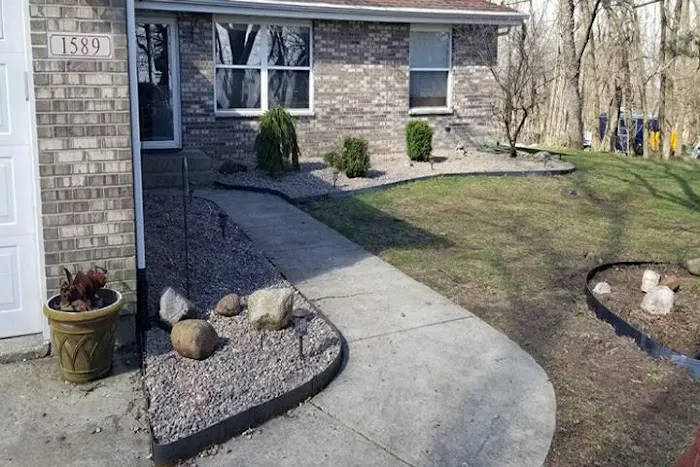 Sharp Cuts Lawn & Landscaping Picture 10