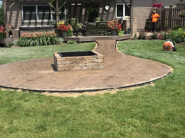 shan concrete & landscaping Picture 1