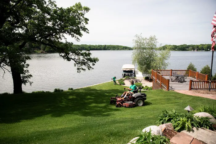 Bryce's Lawn Service Picture 4