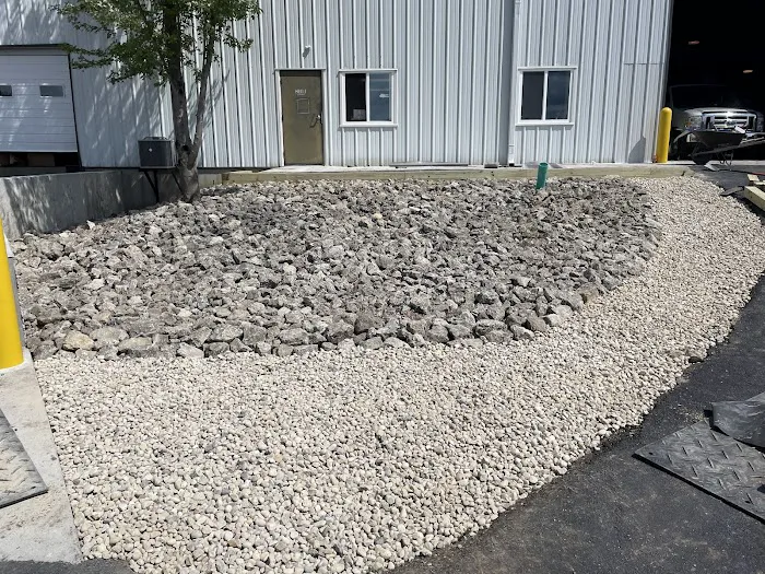 Four Seasons Landscaping, Mulch & Stone Picture 7