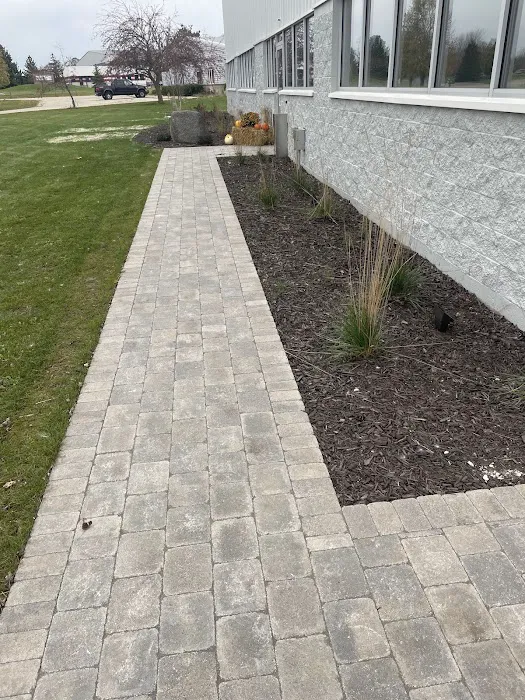Four Seasons Landscaping, Mulch & Stone Picture 5