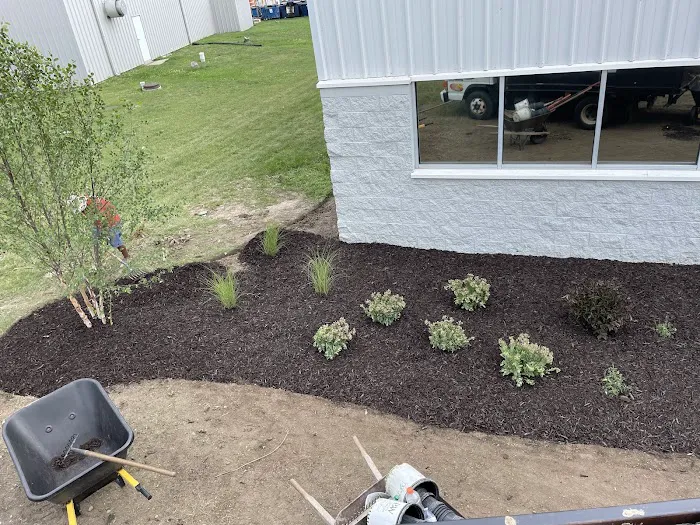 Four Seasons Landscaping, Mulch & Stone Picture 9
