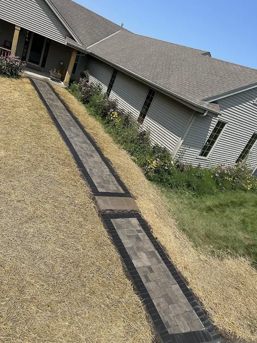 Sugar Creek Landscaping Picture 3