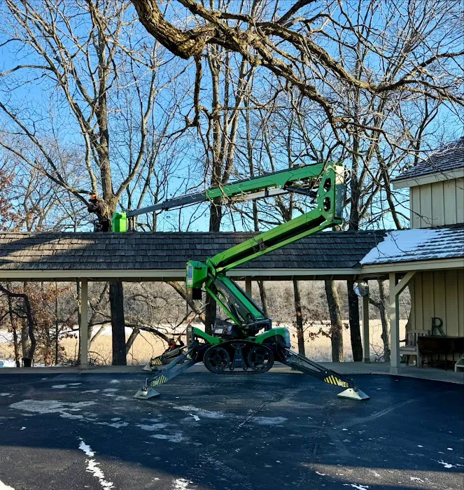 Midwest Tree & Landscape LLC Picture 6