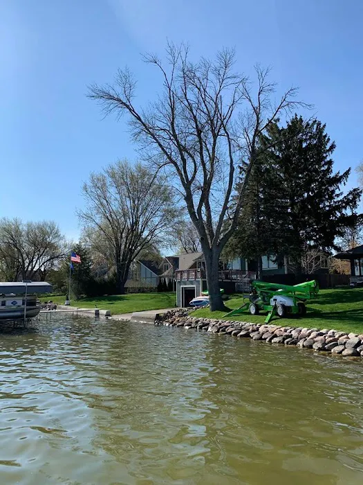 Midwest Tree & Landscape LLC Picture 8