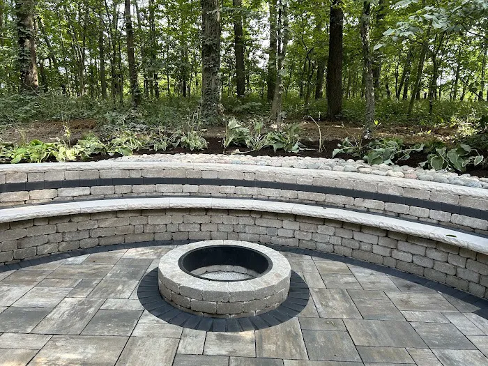 Chizmar Landscaping Picture 3