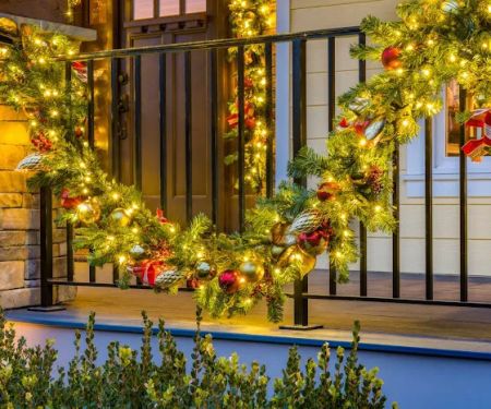 Christmas Decor by ServiScape