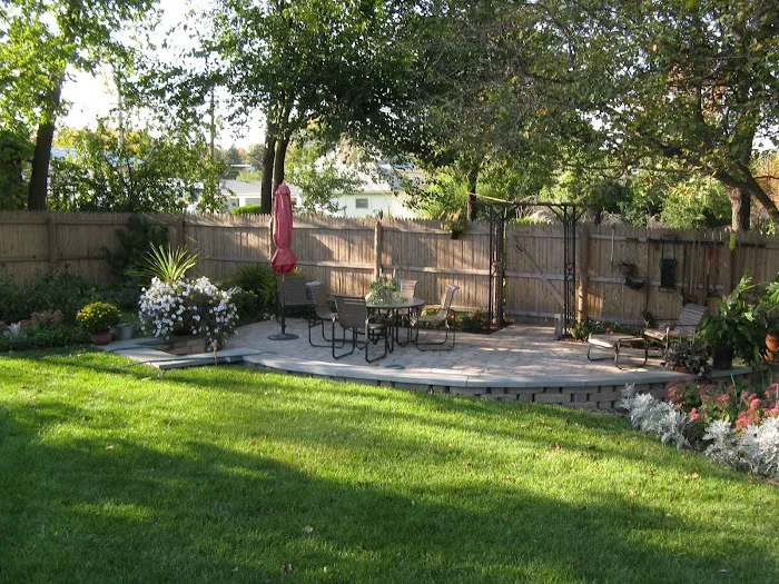 KMH Landscaping Picture 3
