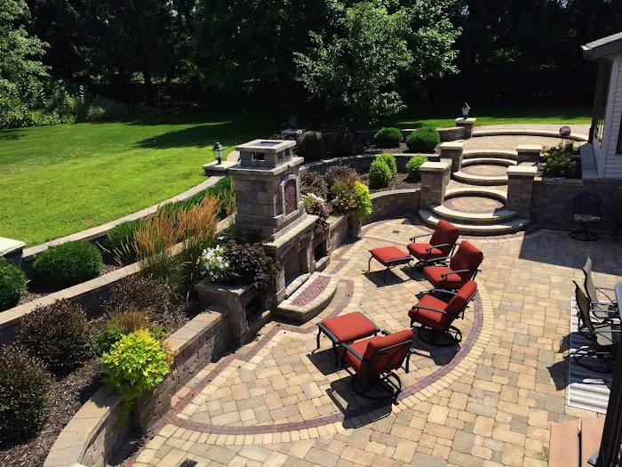 Crimson Valley Landscaping Picture 5