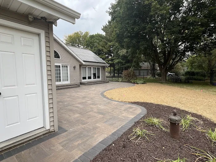 Crimson Valley Landscaping Picture 7