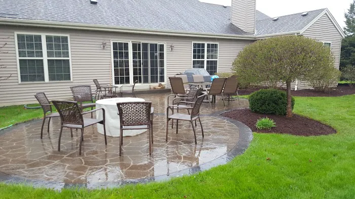 Roy's Lawn Care & Landscaping Picture 2
