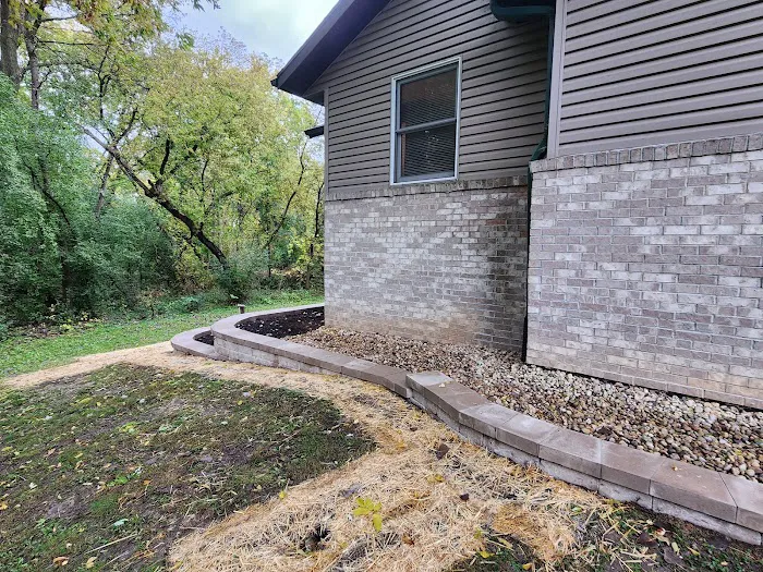 Roy's Lawn Care & Landscaping Picture 7