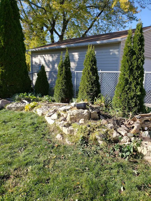 Janice's Maintenance Care Landscaping Picture 1