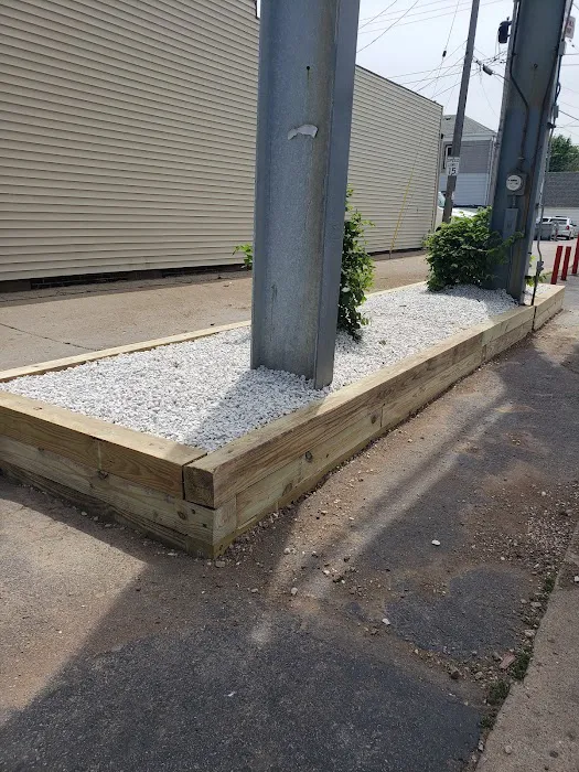 Janice's Maintenance Care Landscaping Picture 9