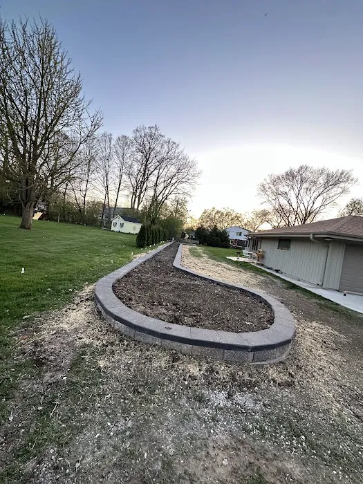 Hernandez Landscaping llc Picture 5