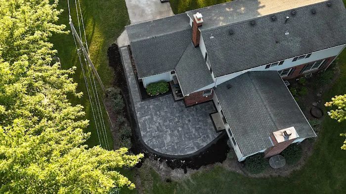 Hernandez Landscaping llc Picture 1