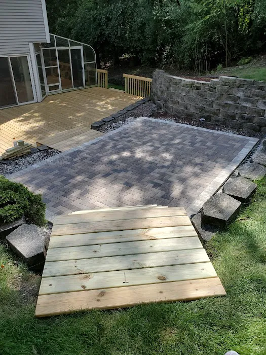 VM Landscaping and Snow Removal Picture 9