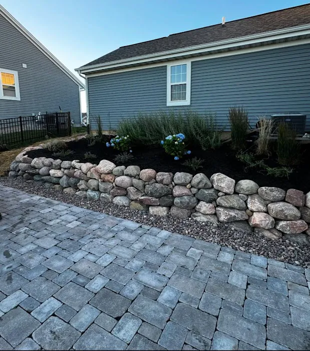 Superior Services Of Wisconsin LLC - Landscape Gardener & Lawn Care Services Picture 7