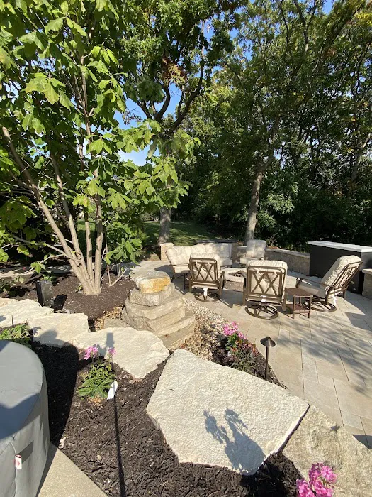 Hanson's Landscaping Picture 3