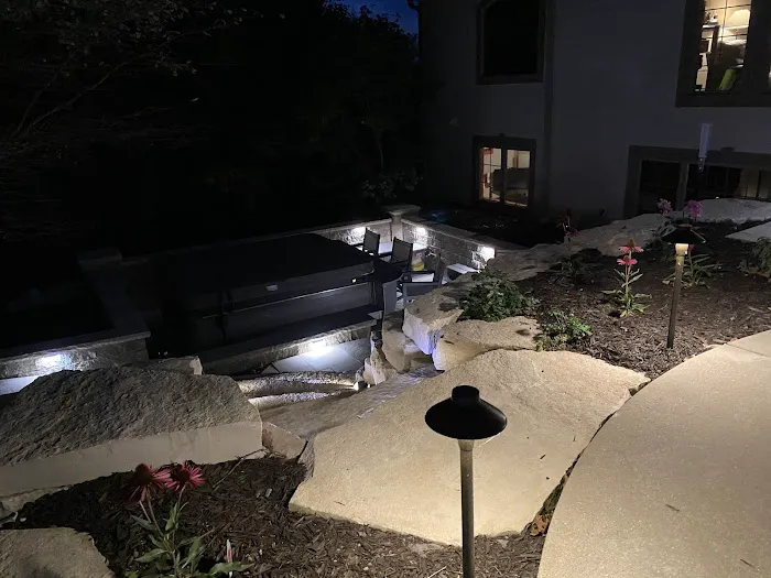 Hanson's Landscaping Picture 9