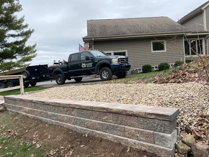 LC's Landscaping Services LLC Picture 3