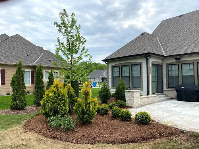 LC's Landscaping Services LLC Picture 7