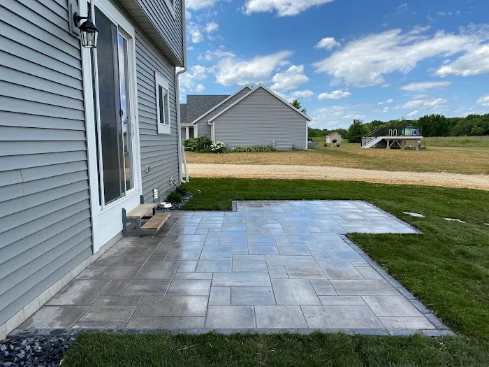 LC's Landscaping Services LLC Picture 10
