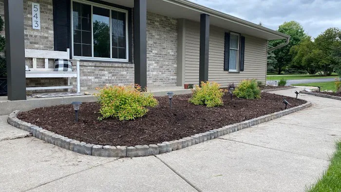 LC's Landscaping Services LLC Picture 1