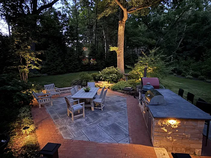 Night Owl Landscape Lighting Picture 3