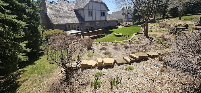 Woodchuckers Landscaping Mulch & More Picture 3