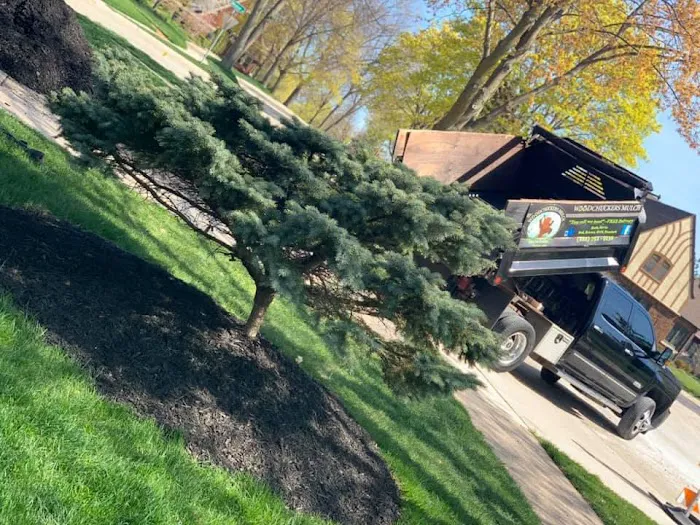 Woodchuckers Landscaping Mulch & More Picture 2